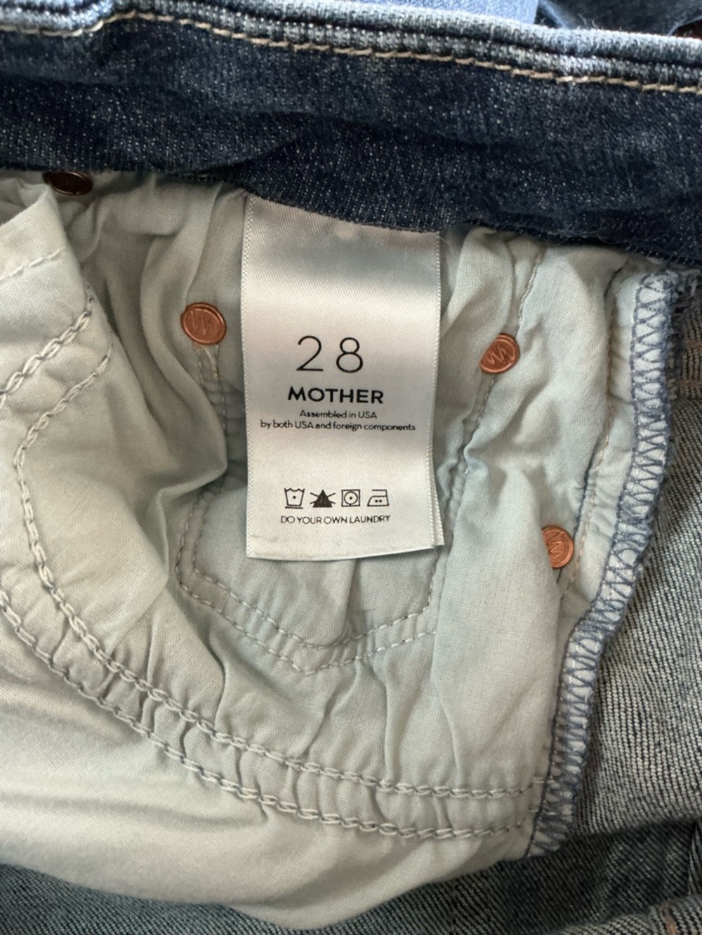 Mother Looker Ankle Fray in Girl Crush - Picture 8 of 11